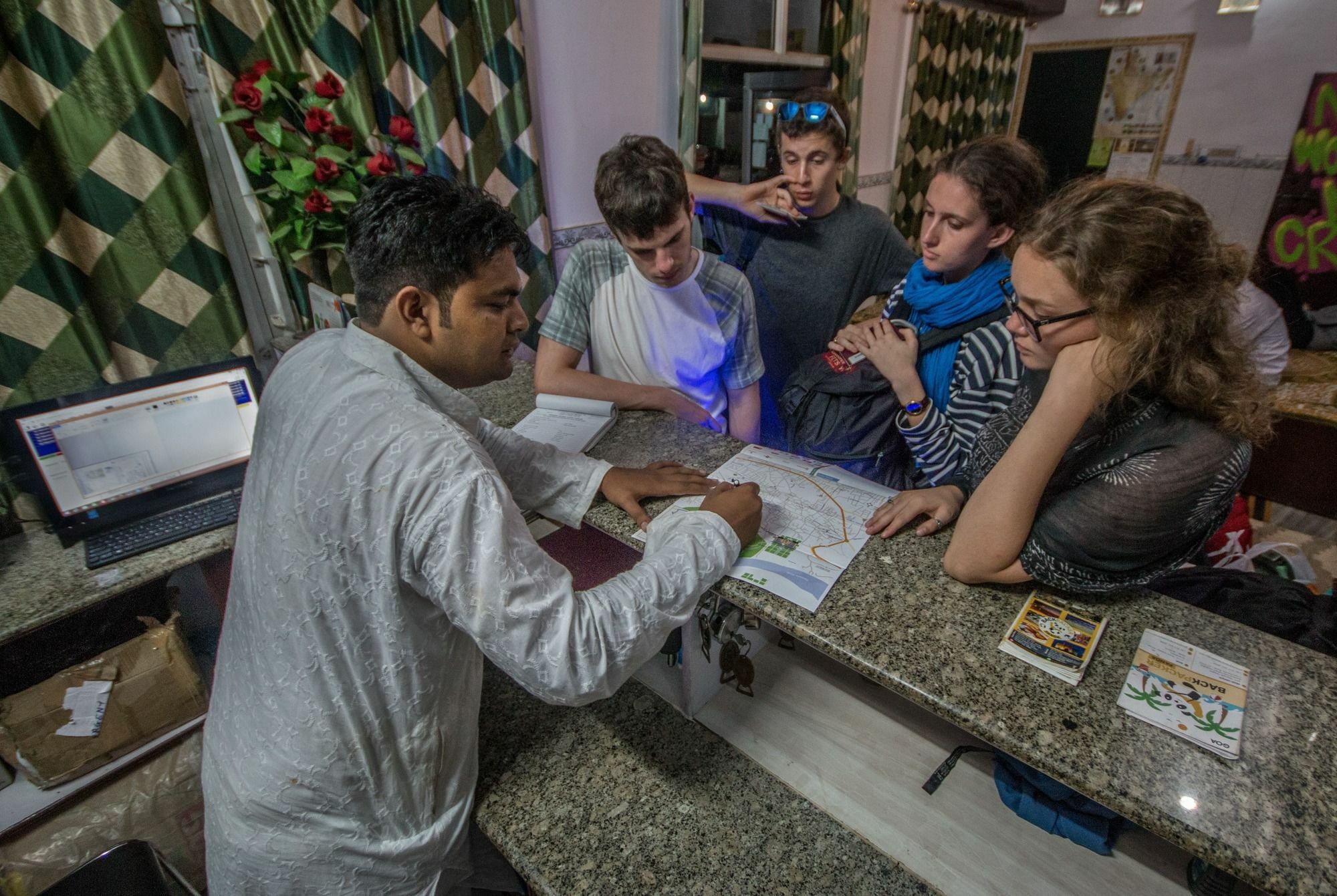 Albergue Backpacker Panda Friends - Agra Agra  Exterior foto